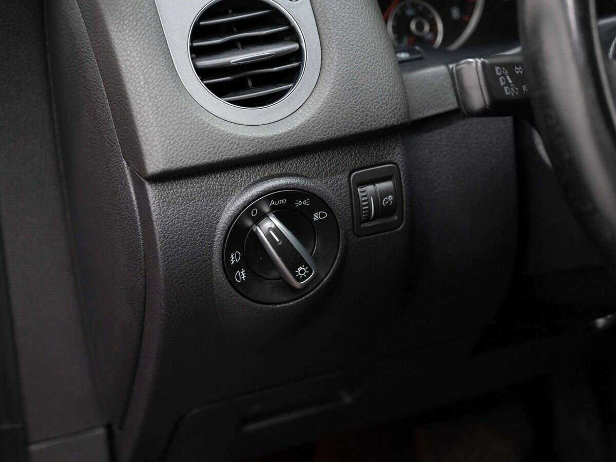 Volkswagen Tiguan, 2012 Фото №16