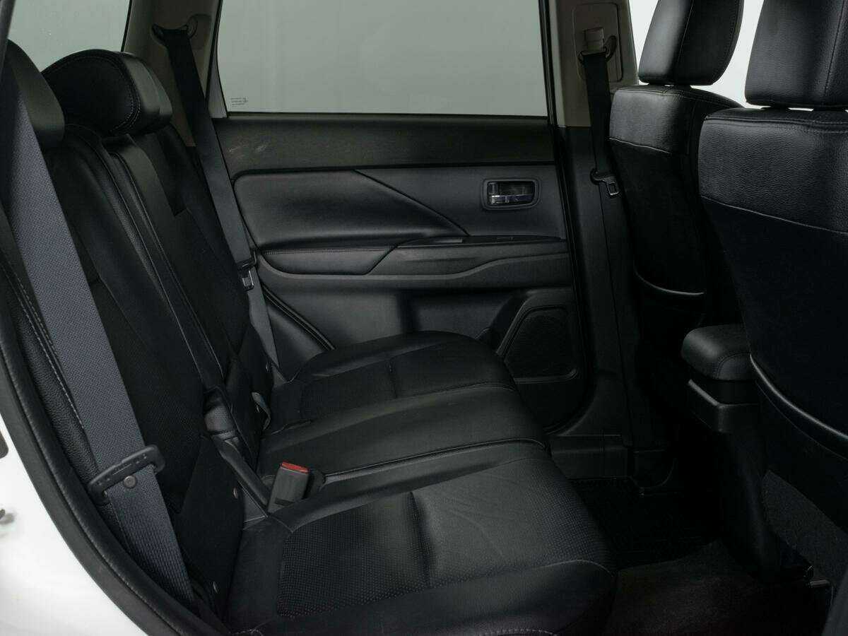 Mitsubishi Outlander, 2013 Фото №11