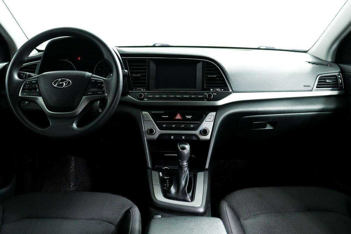 Hyundai Elantra, 2018 Фото №11