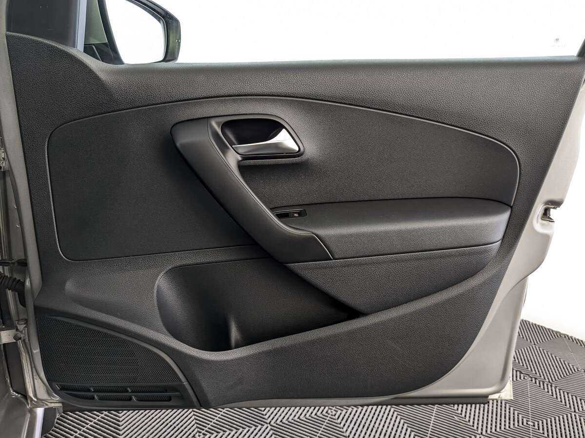 Volkswagen Polo, 2020 Фото №21