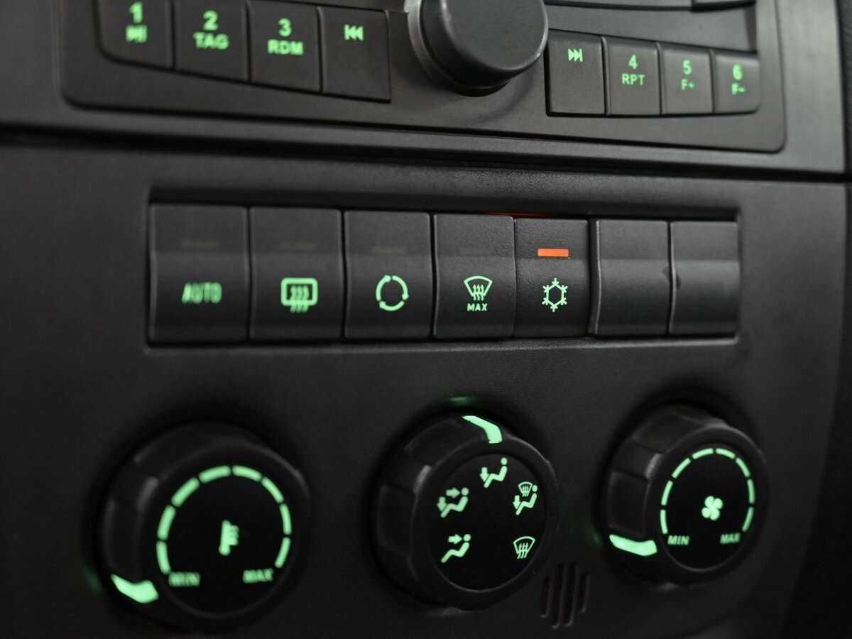 УАЗ Patriot, 2015 Фото №10