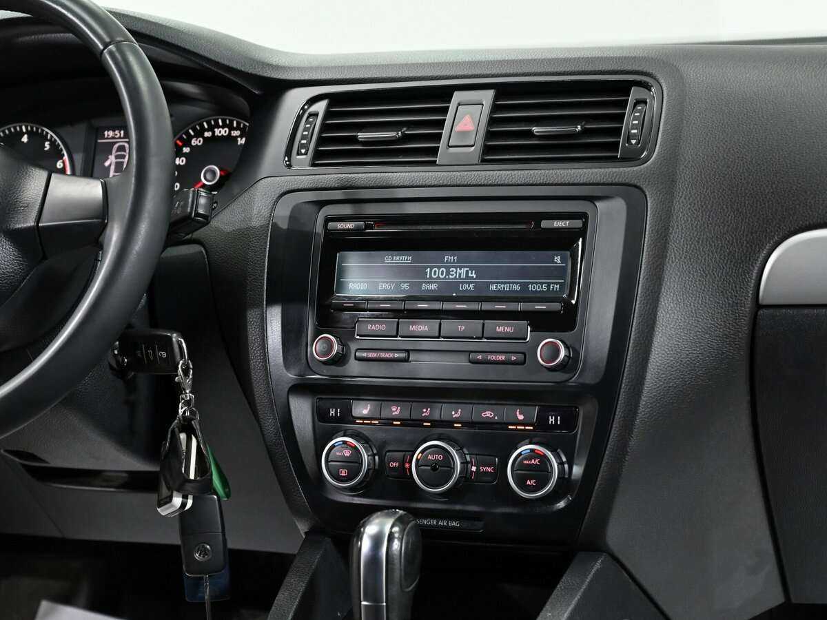 Volkswagen Jetta, 2013 Фото №9