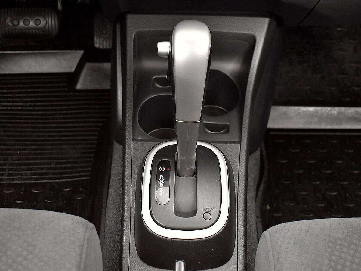 Nissan Tiida, 2013 Фото №14