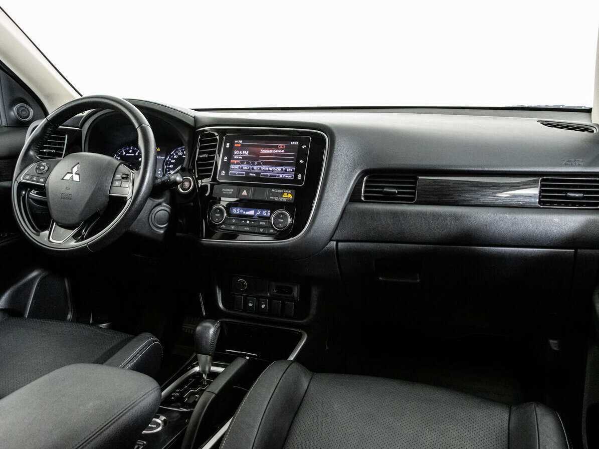 Mitsubishi Outlander, 2018 Фото №7