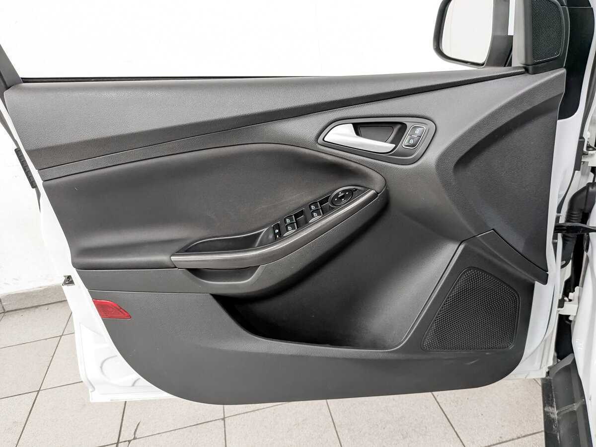 Ford Focus, 2018 Фото №17
