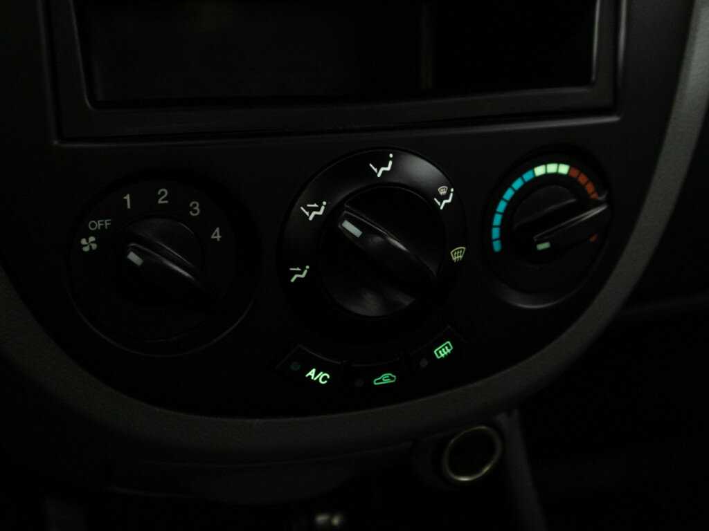 Daewoo Gentra, 2014 Фото №14