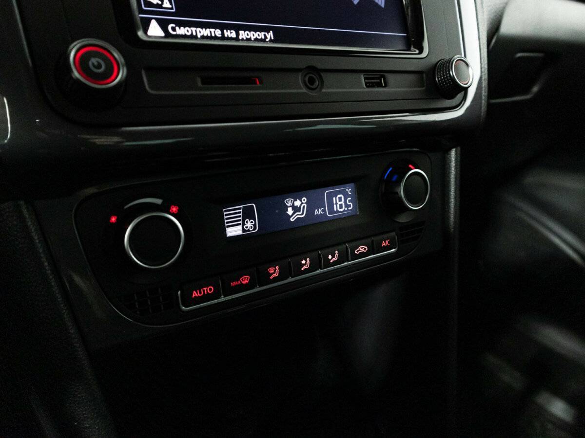 Volkswagen Polo, 2018 Фото №17